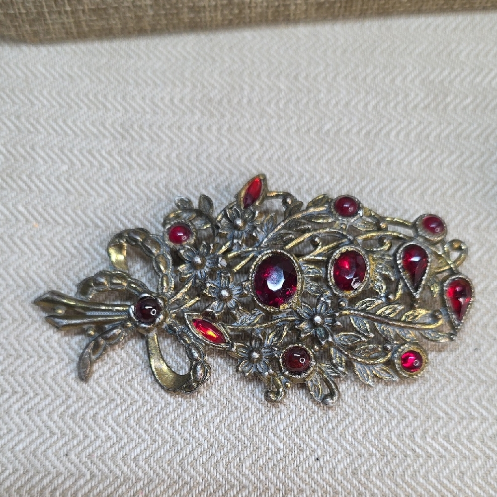 Vintage Oval Flowers Brooch Glass Stones